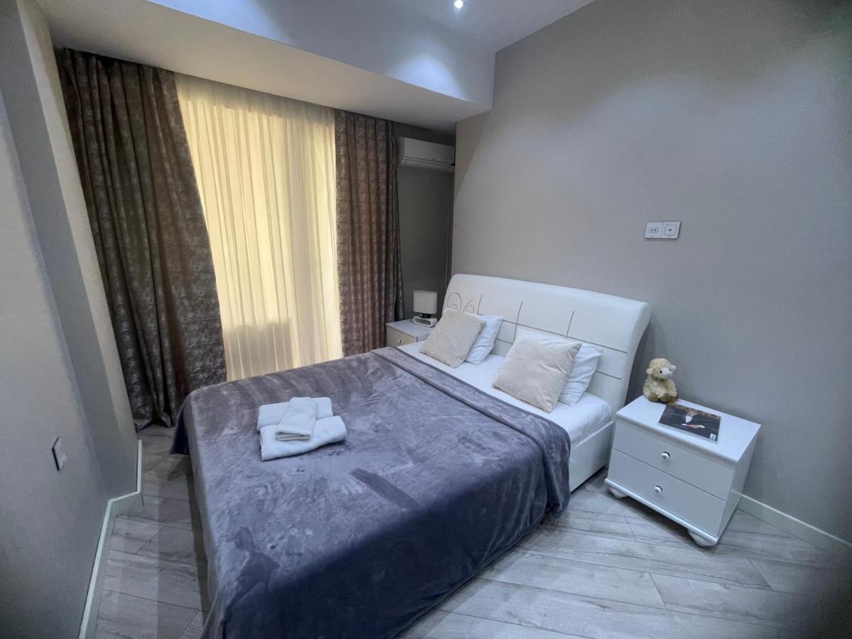 Luxe Azure Apartment Baku Bagian luar foto
